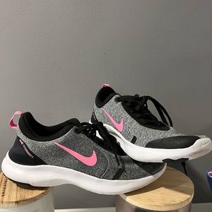 Nike Grey/Purple/Black Sneakers